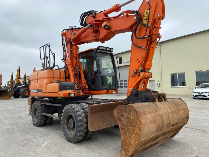 Pelle Doosan DX160W - Occasion
