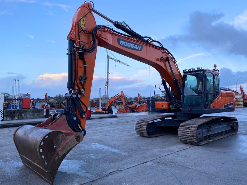 Pelle sur chenilles Doosan DX225LC-5 - Occasion