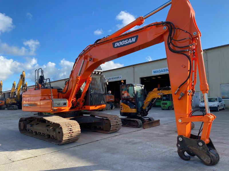 Pelle sur chenilles Doosan DX 225 LC - Occasion