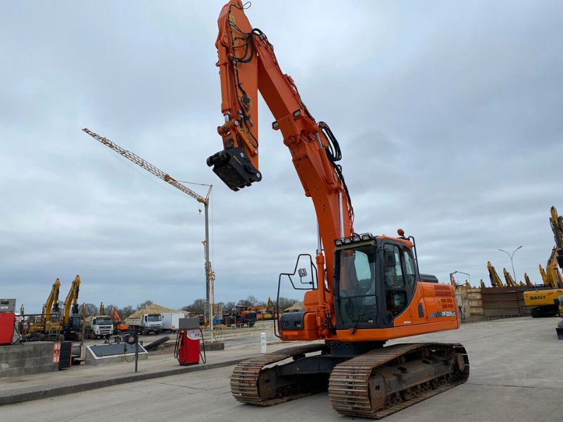 Doosan DX225LC - Bras déport - Occasion