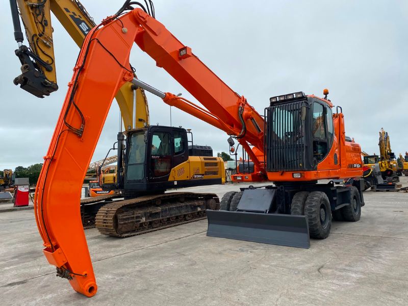 Pelle sur pneus Doosan DX 190 W-3 Occasion